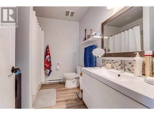 6722 Blackcomb Way, Vernon, BC - Indoor Photo Showing Bathroom