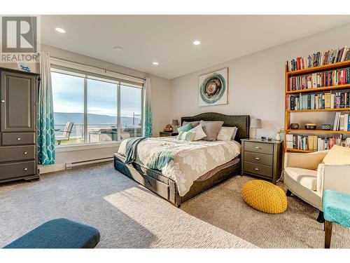 6722 Blackcomb Way, Vernon, BC - Indoor Photo Showing Bedroom