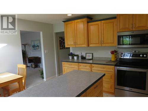 229 S Grosz Road, Quesnel, BC - Indoor Photo Showing Kitchen