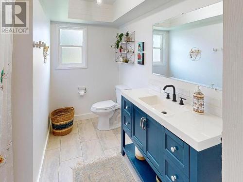 3824 Selkirk Ave, Powell River, BC - Indoor Photo Showing Bathroom