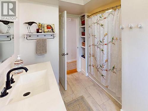 3824 Selkirk Ave, Powell River, BC - Indoor Photo Showing Bathroom