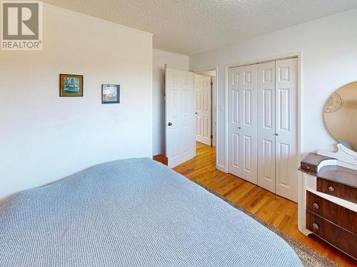 3824 Selkirk Ave, Powell River, BC - Indoor Photo Showing Bedroom