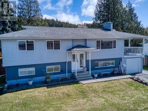 3824 Selkirk Ave, Powell River, BC - Outdoor With Facade