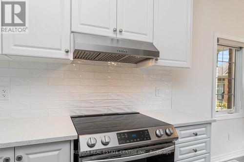 4 Clermiston Crescent, Brampton (Sandringham-Wellington), ON - Indoor Photo Showing Kitchen