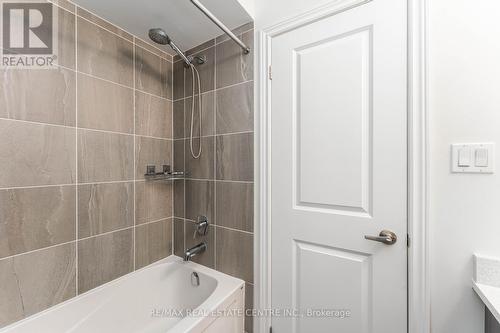 4 Clermiston Crescent, Brampton (Sandringham-Wellington), ON - Indoor Photo Showing Bathroom