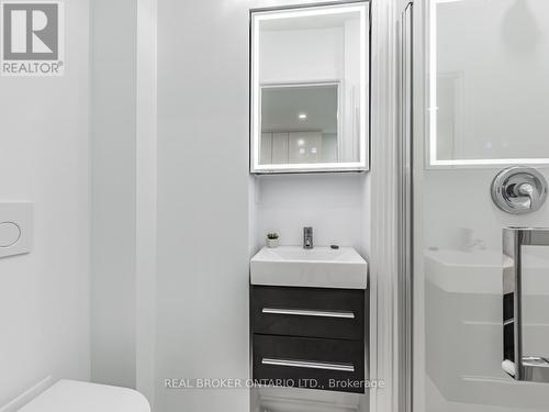 6 - 2693 Lakeshore Boulevard W, Toronto (Mimico), ON - Indoor Photo Showing Bathroom