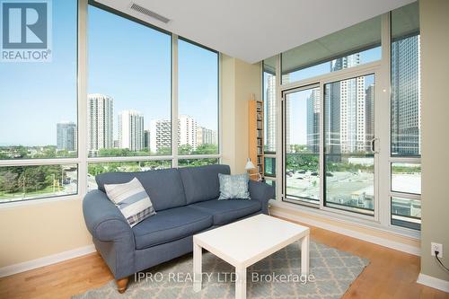 606 - 3391 Bloor Street W, Toronto (Islington-City Centre West), ON - Indoor Photo Showing Living Room