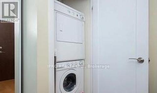 606 - 3391 Bloor Street W, Toronto (Islington-City Centre West), ON - Indoor Photo Showing Laundry Room