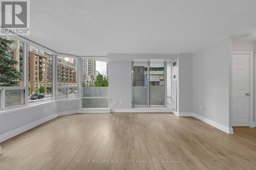 208 - 330 Rathburn Road W, Mississauga (City Centre), ON - Indoor Photo Showing Living Room