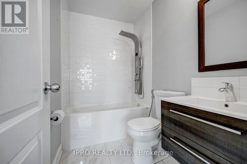 12 Charing Drive, Mississauga (Streetsville), ON - Indoor Photo Showing Bathroom