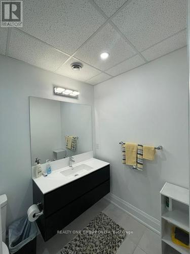 135 High Street W, Mississauga (Port Credit), ON - Indoor Photo Showing Bathroom