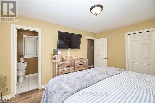 8 Wiltshire Boulevard, Welland, ON - Indoor Photo Showing Bedroom