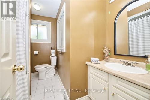 8 Wiltshire Boulevard, Welland, ON - Indoor Photo Showing Bathroom