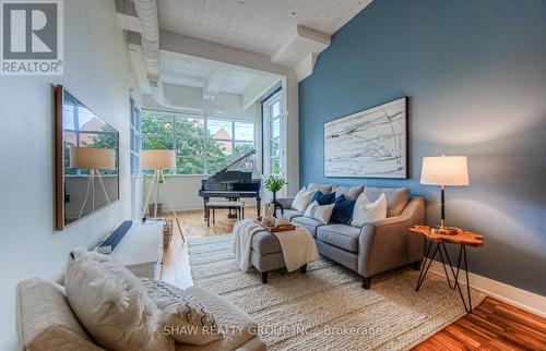 325 - 112 Benton Street, Kitchener, ON - Indoor Photo Showing Living Room