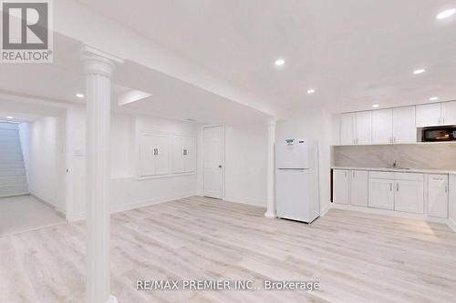 254 Andrew Street, Newmarket (Central Newmarket), ON - Indoor Photo Showing Kitchen