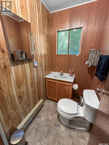 35-37 Alice Crescent, Buffalo Pound Lake, SK - Indoor Photo Showing Bathroom