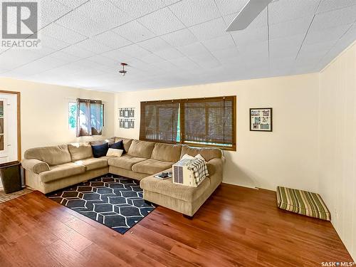 35-37 Alice Crescent, Buffalo Pound Lake, SK - Indoor Photo Showing Living Room