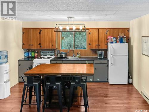 35-37 Alice Crescent, Buffalo Pound Lake, SK - Indoor Photo Showing Kitchen