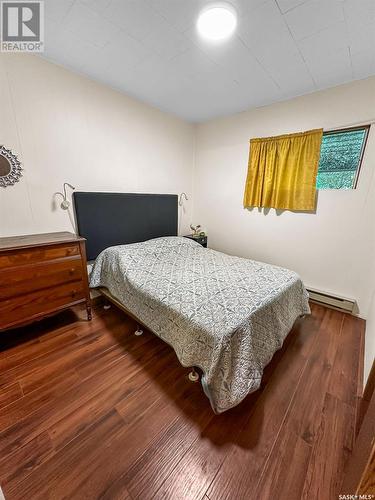 35-37 Alice Crescent, Buffalo Pound Lake, SK - Indoor Photo Showing Bedroom