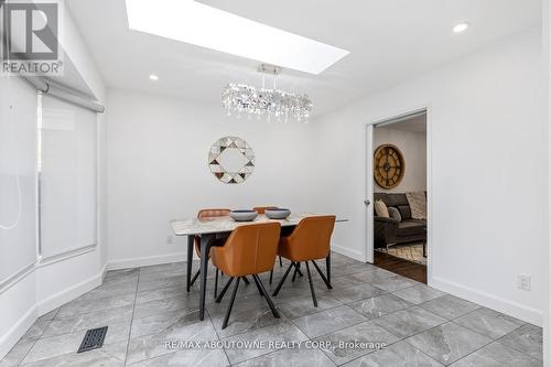 1204 Potters Wheel Crescent, Oakville (Glen Abbey), ON - Indoor Photo Showing Dining Room