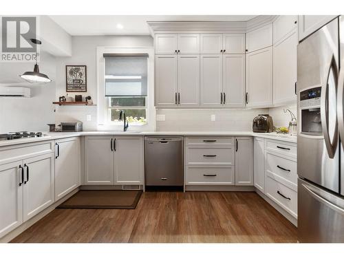 497 Vancouver Avenue, Penticton, BC - Indoor Photo Showing Kitchen With Upgraded Kitchen