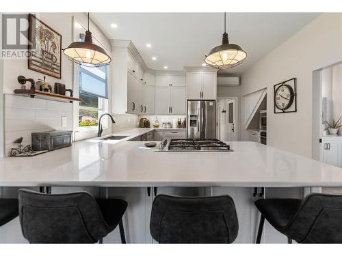 497 Vancouver Avenue, Penticton, BC - Indoor Photo Showing Kitchen With Upgraded Kitchen