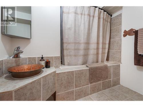 497 Vancouver Avenue, Penticton, BC - Indoor Photo Showing Bathroom