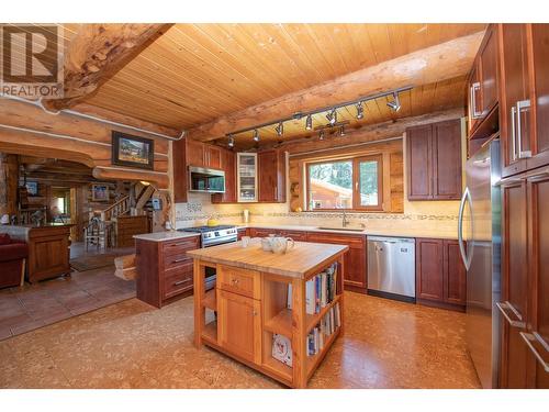 592 Bear Valley Road, Lumby, BC - Indoor Photo Showing Kitchen