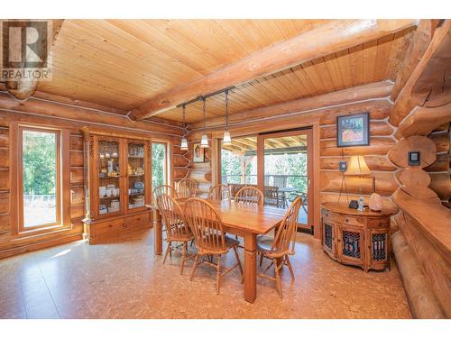 592 Bear Valley Road, Lumby, BC - Indoor Photo Showing Dining Room