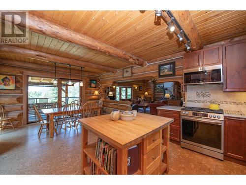 592 Bear Valley Road, Lumby, BC - Indoor Photo Showing Kitchen