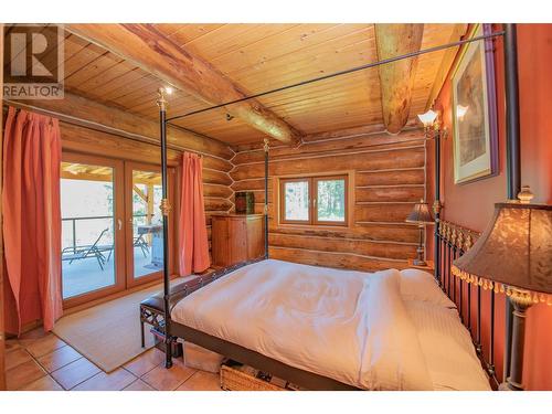 592 Bear Valley Road, Lumby, BC - Indoor