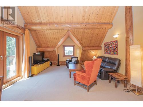 592 Bear Valley Road, Lumby, BC - Indoor