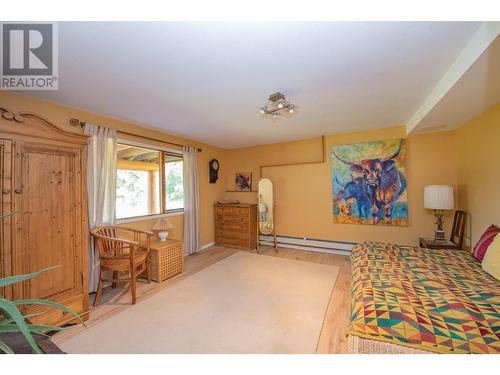 592 Bear Valley Road, Lumby, BC - Indoor Photo Showing Bedroom