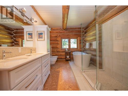 592 Bear Valley Road, Lumby, BC - Indoor Photo Showing Bathroom