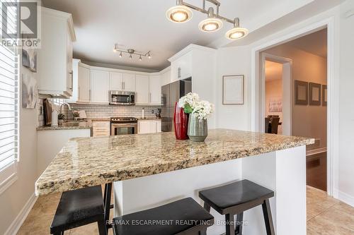 3234 Sharp Road, Burlington (Alton), ON - Indoor Photo Showing Kitchen With Upgraded Kitchen