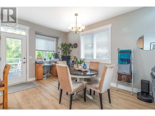 574 Gowen Place, Kelowna, BC - Indoor Photo Showing Dining Room