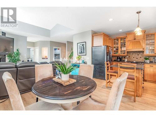 574 Gowen Place, Kelowna, BC - Indoor Photo Showing Dining Room