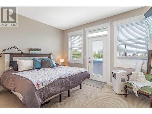 574 Gowen Place, Kelowna, BC - Indoor Photo Showing Bedroom