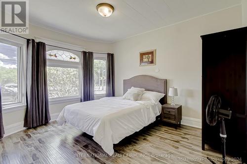 304 Innisfil Street, Barrie (Allandale), ON - Indoor Photo Showing Bedroom