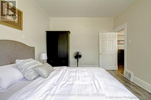 304 Innisfil Street, Barrie (Allandale), ON - Indoor Photo Showing Bedroom