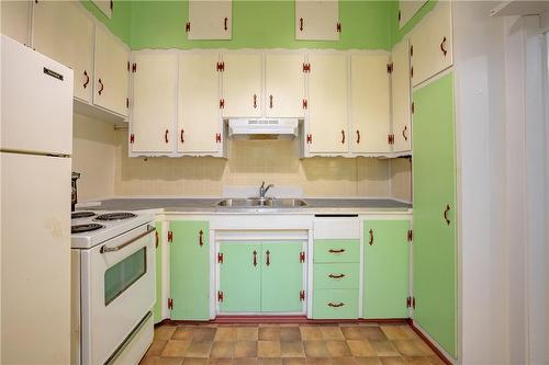 321 Main Street W, Hamilton, ON - Indoor Photo Showing Kitchen With Double Sink