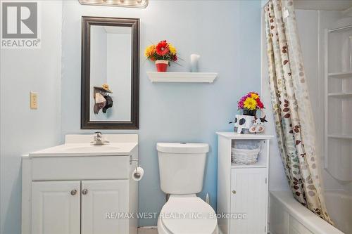 23 Metcalf Crescent, New Tecumseth (Tottenham), ON - Indoor Photo Showing Bathroom