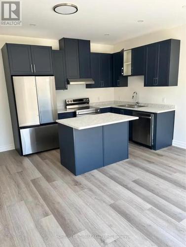 7319 Parkside Road, Niagara Falls, ON - Indoor Photo Showing Kitchen With Upgraded Kitchen