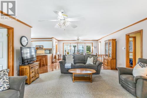 73157 Harris Avenue, Bluewater (St. Joseph), ON - Indoor Photo Showing Living Room