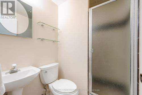 3218 Mccarthy Court, Mississauga, ON - Indoor Photo Showing Bathroom