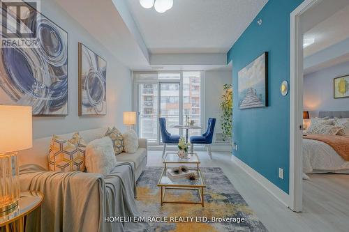 308 - 68 Merton Street, Toronto (Mount Pleasant West), ON - Indoor Photo Showing Living Room