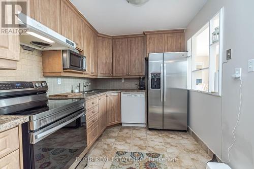 409 - 1320 Mississauga Valley Boulevard, Mississauga (Mississauga Valleys), ON - Indoor Photo Showing Kitchen