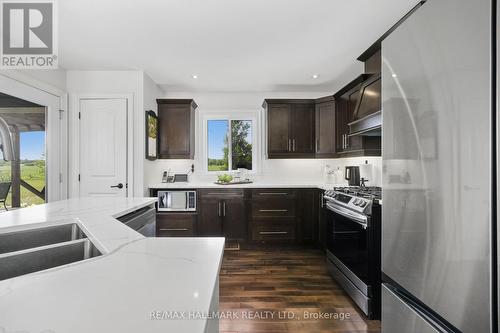 9 Fieldcrest Court, Brighton, ON - Indoor Photo Showing Kitchen With Stainless Steel Kitchen With Double Sink With Upgraded Kitchen