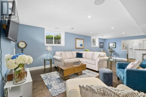 9 Fieldcrest Court, Brighton, ON - Indoor Photo Showing Living Room