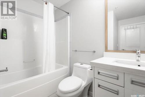 212 1610 Dakota Drive, Regina, SK - Indoor Photo Showing Bathroom